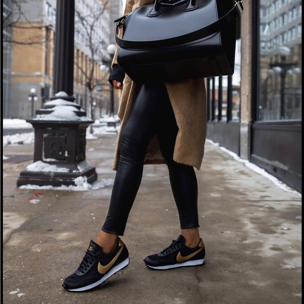 Nike daybreak sneakers